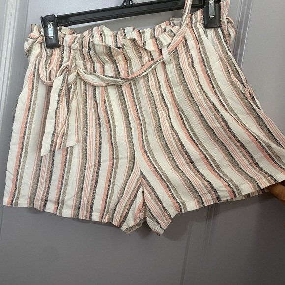 By & By pinstripe paper bag waist belted shorts- made in Vietnam - Picture 5 of 5